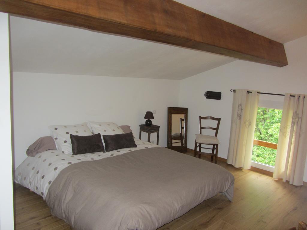 Les Cimes Bed and Breakfast Saint-Pierre-de-Rivière Rum bild